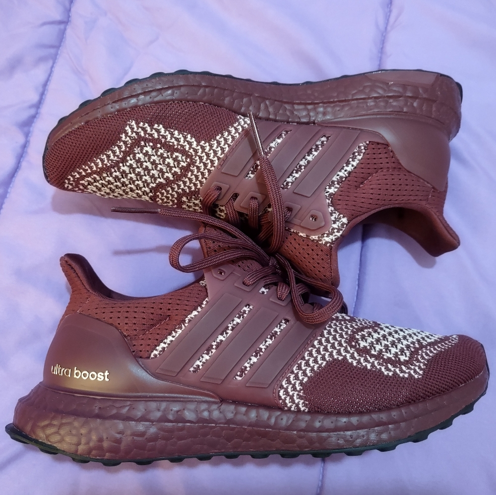 ADIDAS ULTRA BOOST NEW !! WITHOUT BOX SIZE 5 WOMEN'S DNA 'VICTORY CRIMSON'